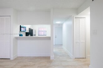 19821 SW 114th Ave in Miami, FL - Building Photo - Building Photo