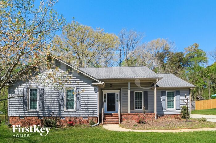 6310 Cardinal Wood Dr in Greensboro, NC - Building Photo