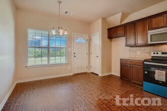 3105 Cardinal Dr in Ennis, TX - Building Photo - Building Photo