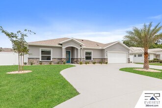 22 Woodlyn Ln in Palm Coast, FL - Building Photo - Building Photo