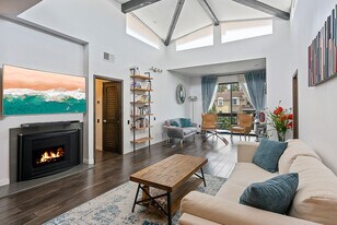 2175 S Beverly Glen Blvd, Unit 403 in Los Angeles, CA - Building Photo