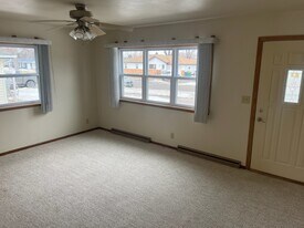 1813 Ryan Dr in Bismarck, ND - Building Photo