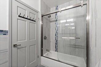232 1st St, Unit 1 in Jersey City, NJ - Building Photo - Building Photo
