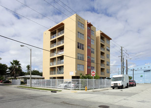 909 NW 5th St in Miami, FL - Building Photo - Building Photo