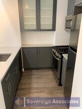 11 Cooper St in New York, NY - Building Photo - Building Photo