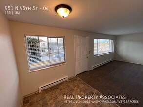 951 N 45th St in Seattle, WA - Building Photo - Building Photo