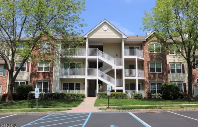 1714 Breckenridge Dr in Branchburg, NJ - Building Photo - Building Photo