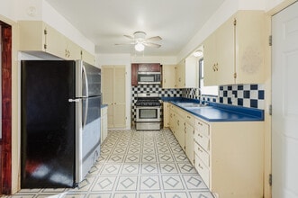 610 E 54th St in Odessa, TX - Building Photo - Building Photo