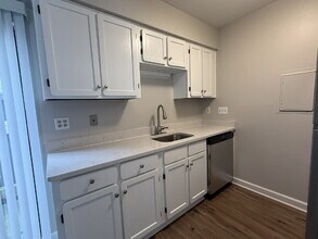 406 W 9th St in Charlotte, NC - Building Photo - Building Photo