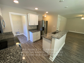 1418 Ontario Dr in Kannapolis, NC - Foto de edificio - Building Photo