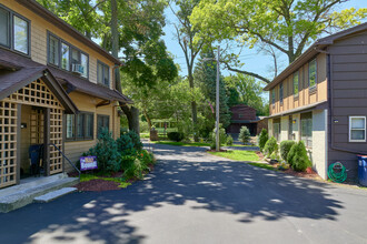 Sterling Square Townhomes in Greece, NY - Foto de edificio - Building Photo