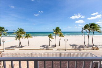 300 Oregon St in Hollywood, FL - Foto de edificio - Building Photo