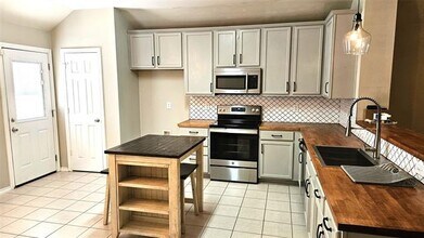 4620 Wolf Ridge Way in Fort Worth, TX - Building Photo - Building Photo