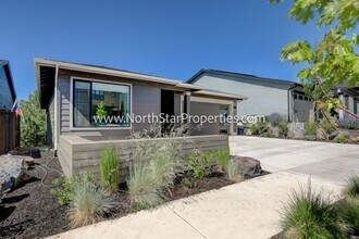2542 NW Marken St in Bend, OR - Building Photo - Building Photo