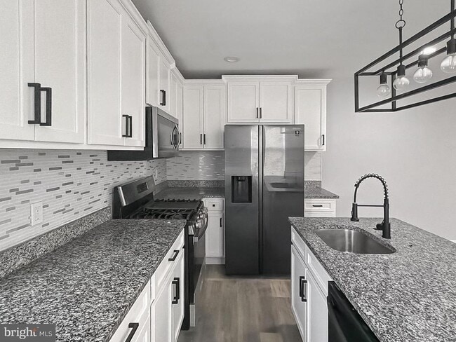 733 N Linwood Ave in Baltimore, MD - Foto de edificio - Building Photo