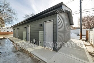 13516-13115 115 Ave NW in Edmonton, AB - Building Photo - Building Photo