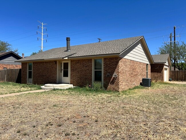 8219 Elkridge Ave in Lubbock, TX - Building Photo - Building Photo