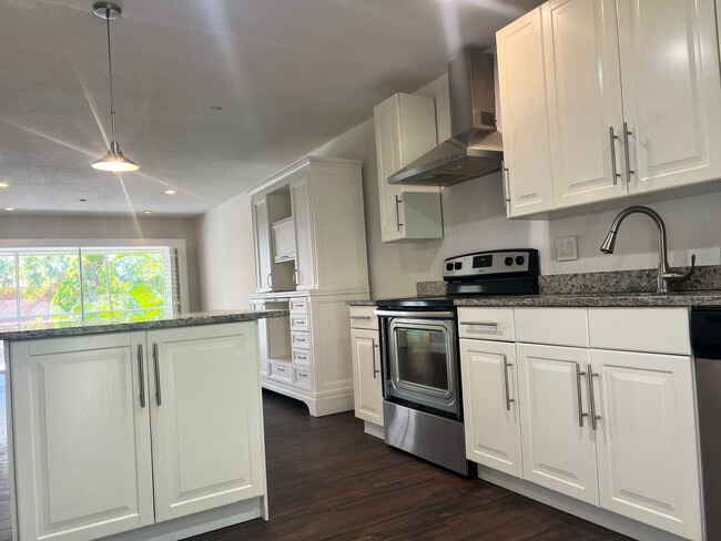 1900 S Kanner Hwy, Unit 1-203 in Stuart, FL - Foto de edificio - Building Photo