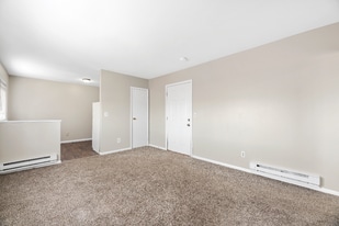 800 Harrisburg Pike in Columbus, OH - Building Photo