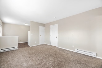 800 Harrisburg Pike, Unit Studio Up in Columbus, OH - Foto de edificio - Building Photo