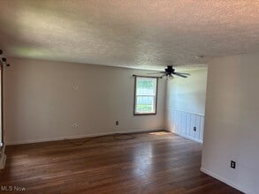 5071 Echoglenn St NW in North Canton, OH - Building Photo - Building Photo