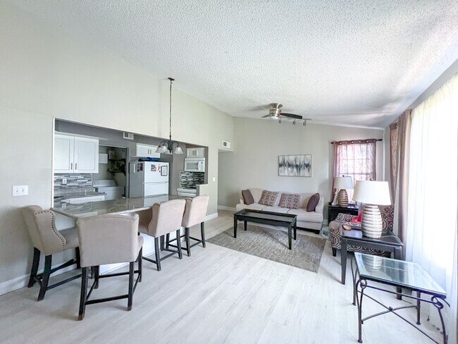 2601 SW Archer Rd in Gainesville, FL - Building Photo - Building Photo