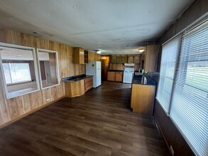 700 S 6th St in Wewahitchka, FL - Building Photo - Building Photo