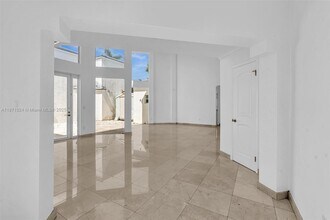 20645 NE 25th Pl in Miami, FL - Building Photo - Building Photo