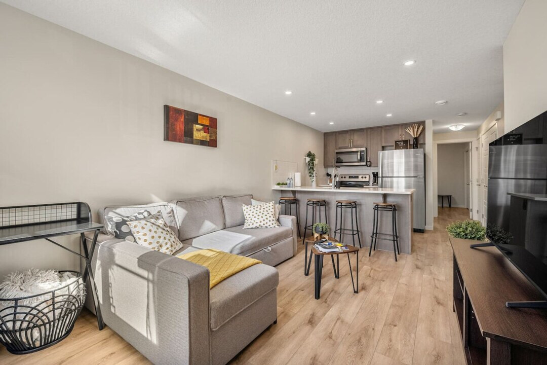 260 Rowley Way NW in Calgary, AB - Building Photo