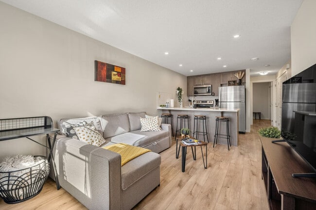 260 Rowley Way NW