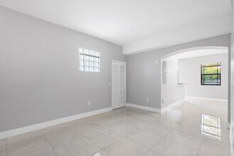 3585 NE 5th St in Homestead, FL - Building Photo - Building Photo