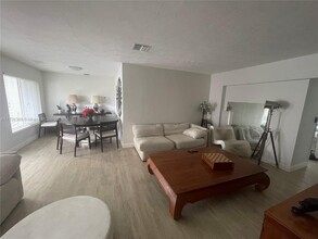 1319 Buchanan St in Hollywood, FL - Building Photo - Building Photo
