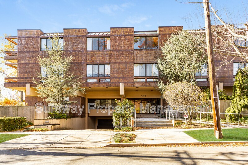 1 Markham Rd in Princeton, NJ - Building Photo