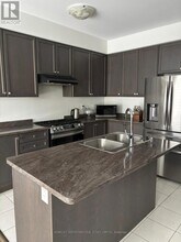 8755 Sourgum Ave in Niagara Falls, ON - Building Photo - Building Photo