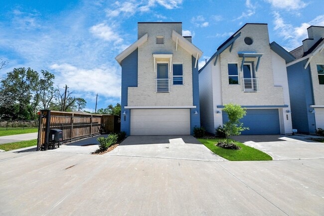 1047 Glenn Ave in Houston, TX - Foto de edificio - Building Photo