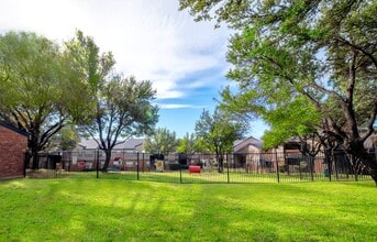 Trinity Apartments in Irving, TX - Building Photo - Building Photo