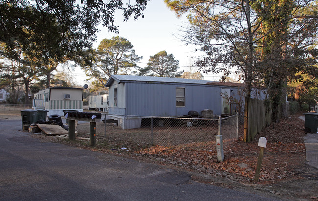 5747 Rickett Ave in Charleston, SC - Building Photo - Building Photo