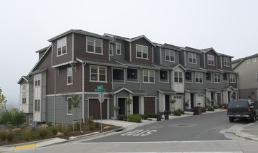 6125 Old Quarry Loop in Oakland, CA - Foto de edificio - Building Photo