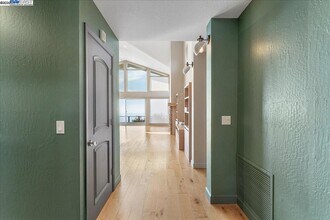 75 Chadbourne Way in Oakland, CA - Building Photo - Building Photo