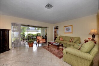 5652 Eichen Cir in Ft. Myers, FL - Building Photo - Building Photo