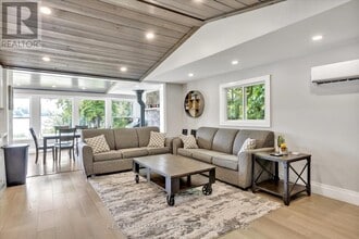 504 Pine Point Ln in Madoc, ON - Building Photo - Building Photo