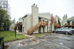 15 Dawson Dr in Collingwood, ON - Building Photo