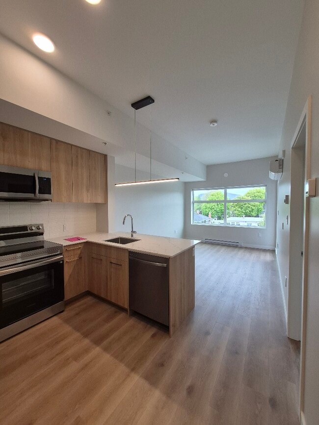 416 Royal Ave in Kelowna, BC - Building Photo - Building Photo