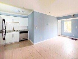 23 Sierra Ct in Coram, NY - Building Photo