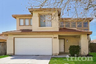 44313 63rd St W, Unit 1222 in Lancaster, CA - Building Photo