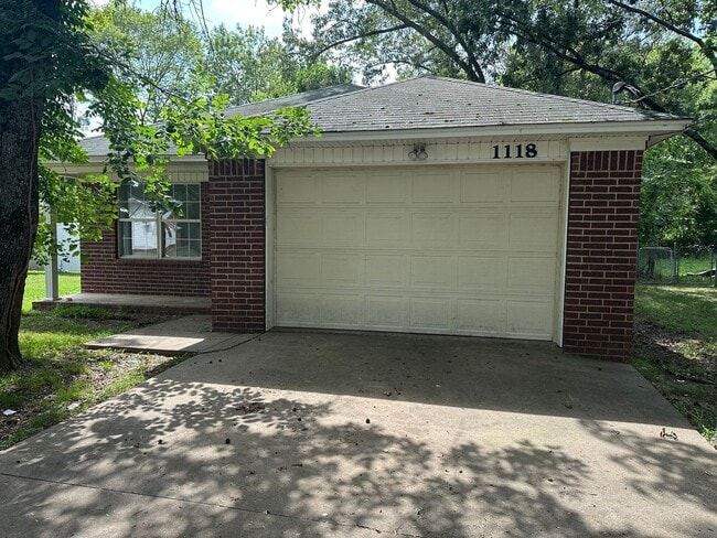 1118 S Ithaca Ave in Russellville, AR - Building Photo - Building Photo