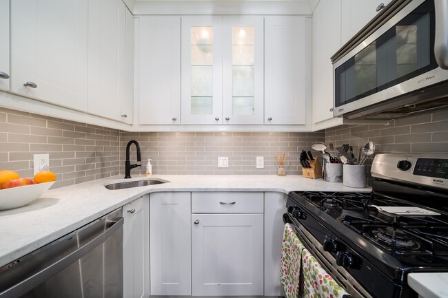 159 Newark St. in Hoboken, NJ - Building Photo - Building Photo