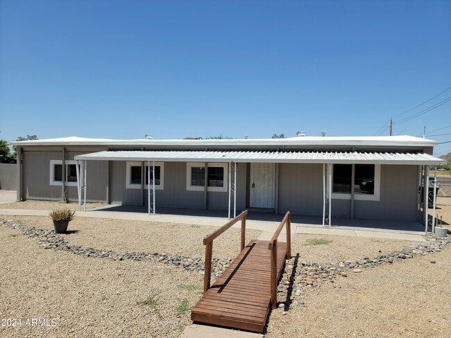 2749 E Beardsley Rd in Phoenix, AZ - Building Photo - Building Photo