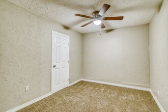 2806 MO-76 in Rockaway Beach, MO - Foto de edificio - Building Photo