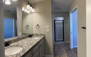 2216 Amanda Ln in Clovis, NM - Building Photo - Building Photo